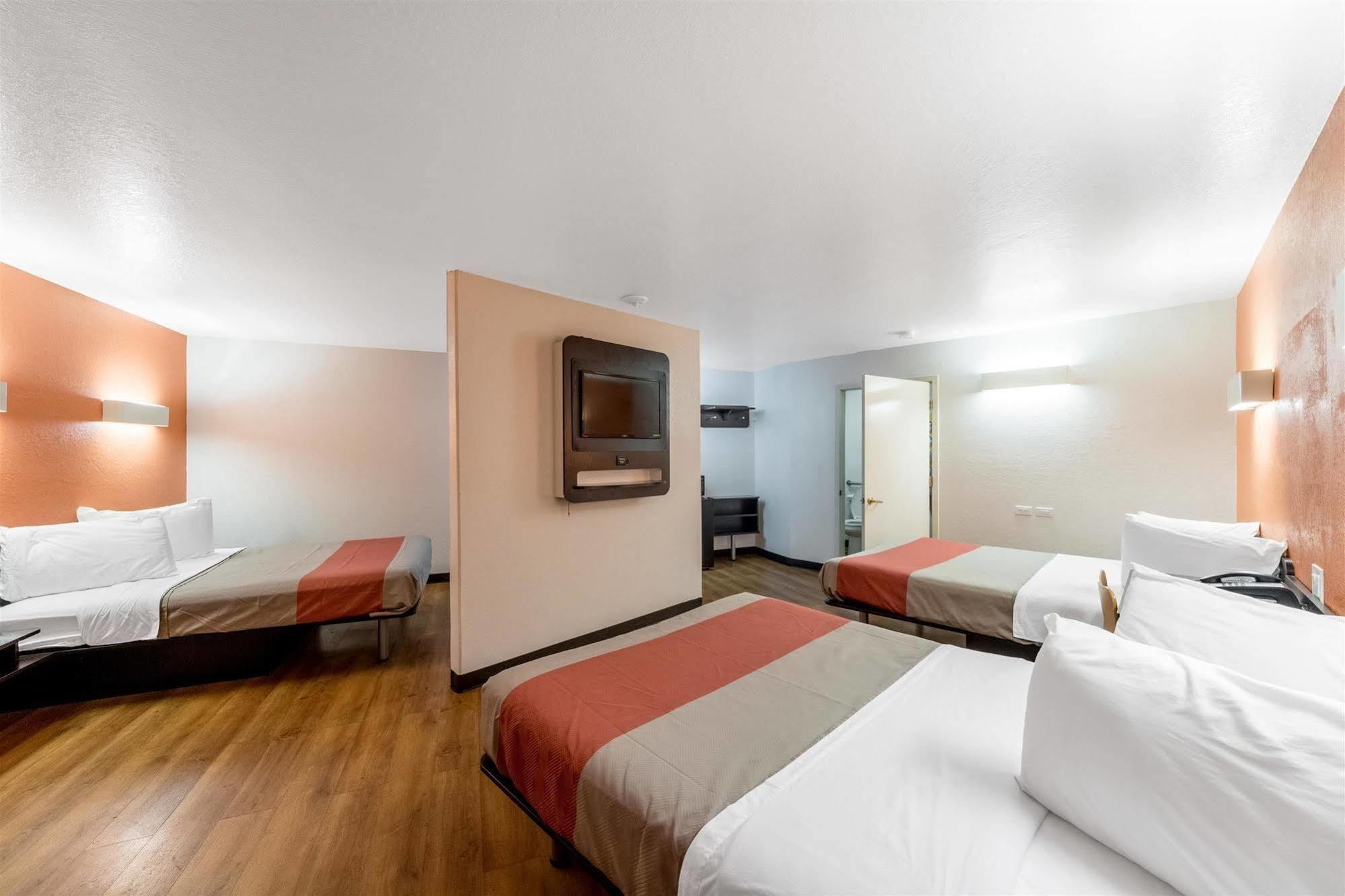Motel 6 Seguin Tx מראה חיצוני תמונה