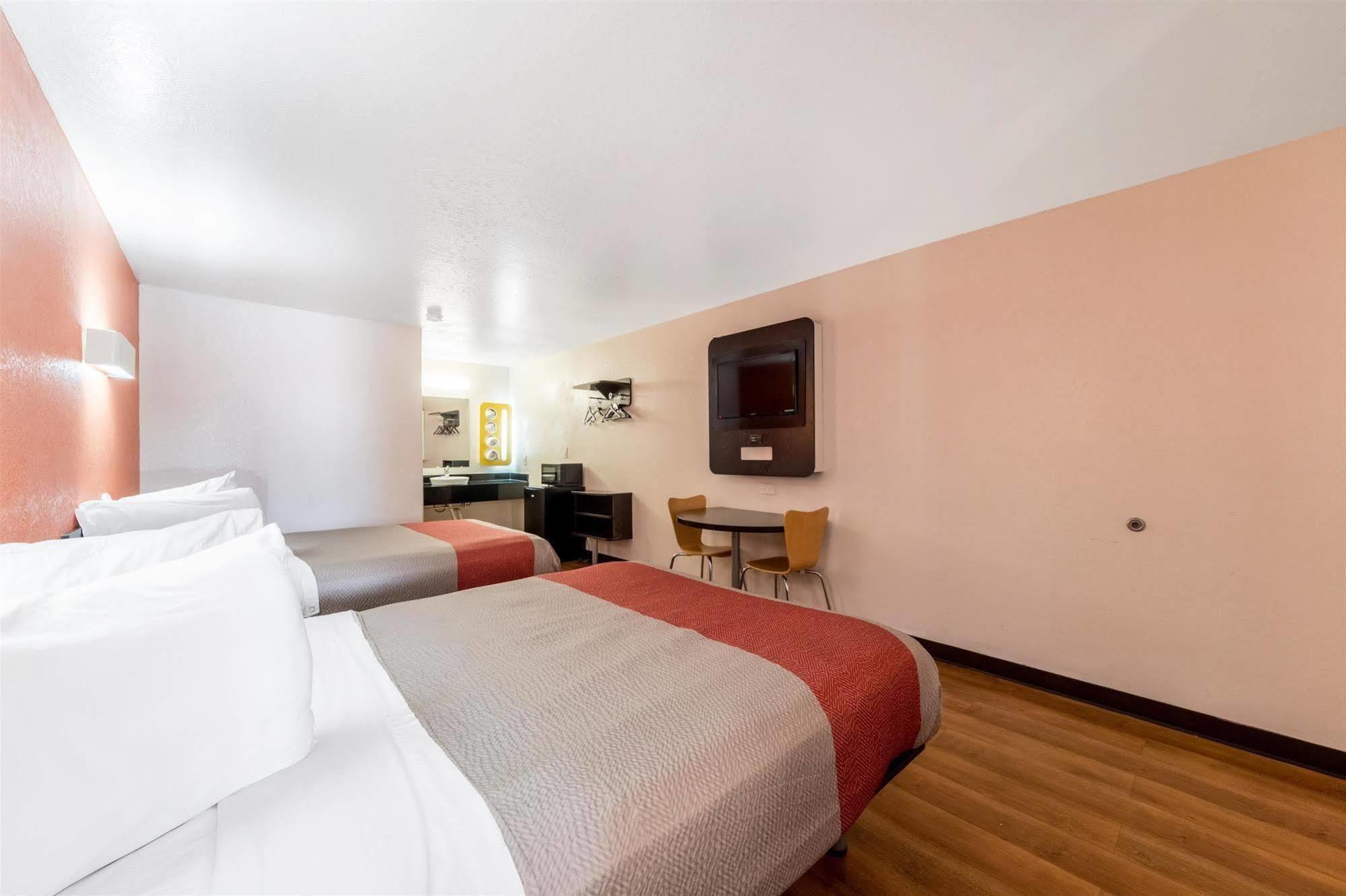 Motel 6 Seguin Tx מראה חיצוני תמונה