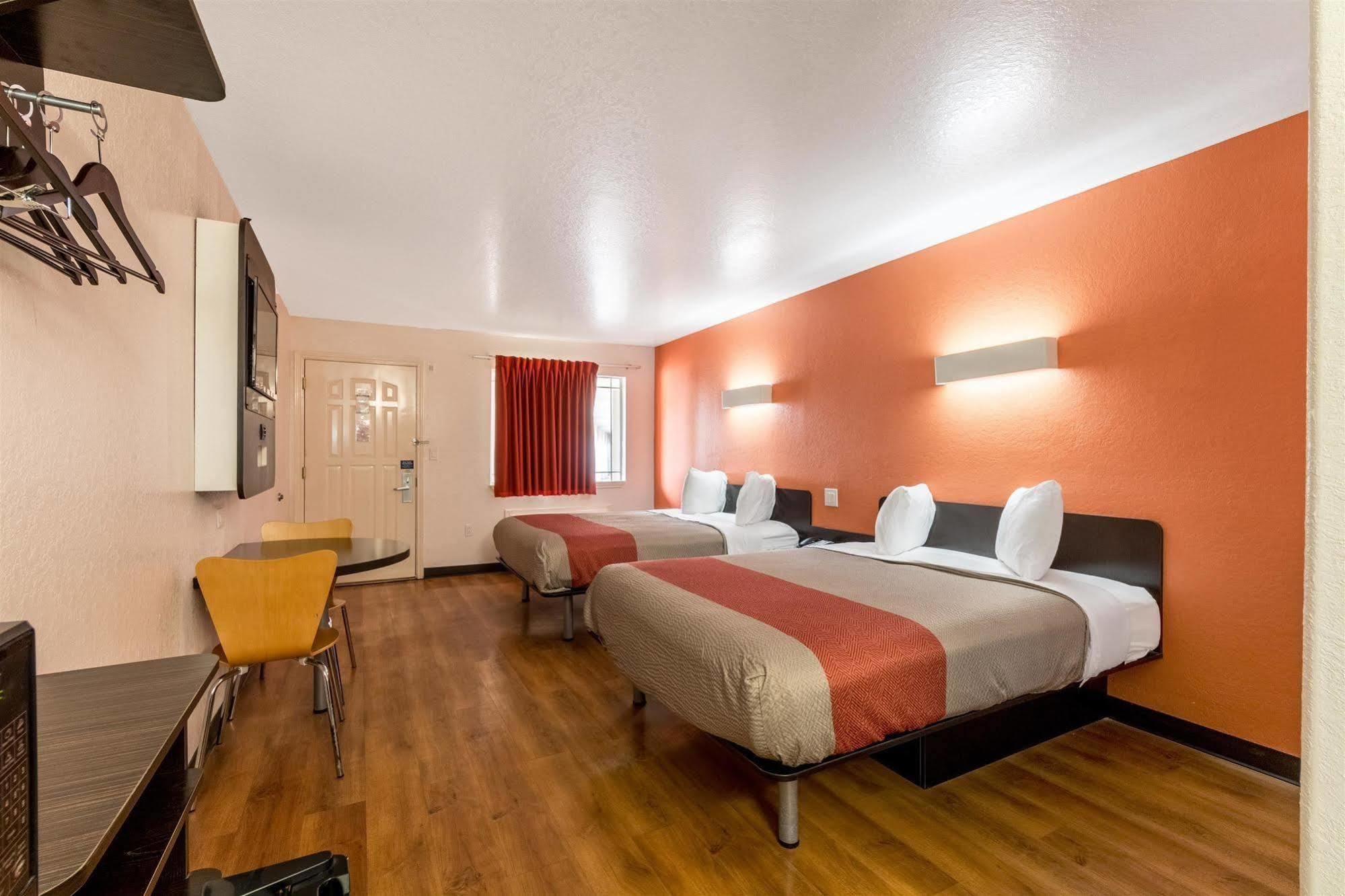 Motel 6 Seguin Tx מראה חיצוני תמונה