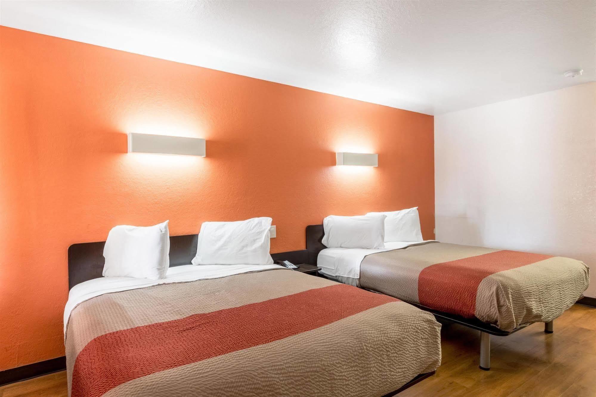 Motel 6 Seguin Tx מראה חיצוני תמונה