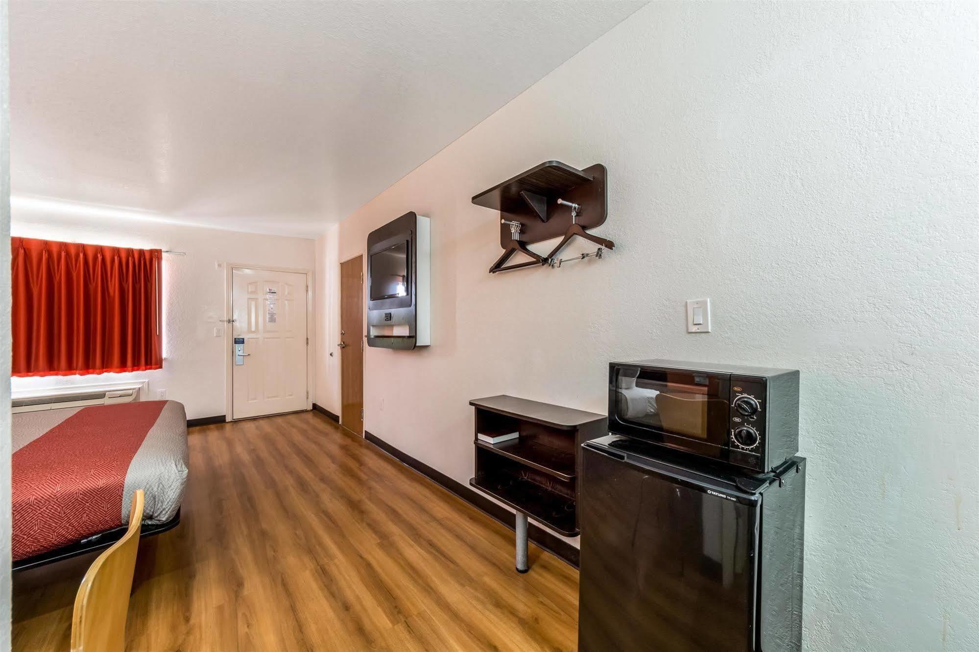 Motel 6 Seguin Tx מראה חיצוני תמונה