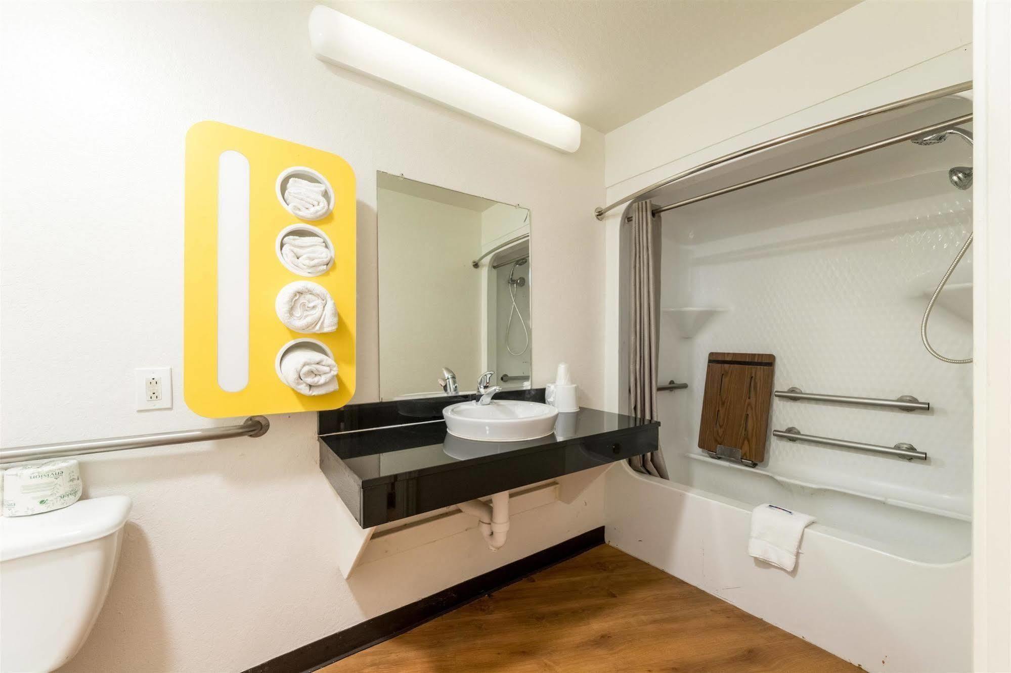 Motel 6 Seguin Tx מראה חיצוני תמונה